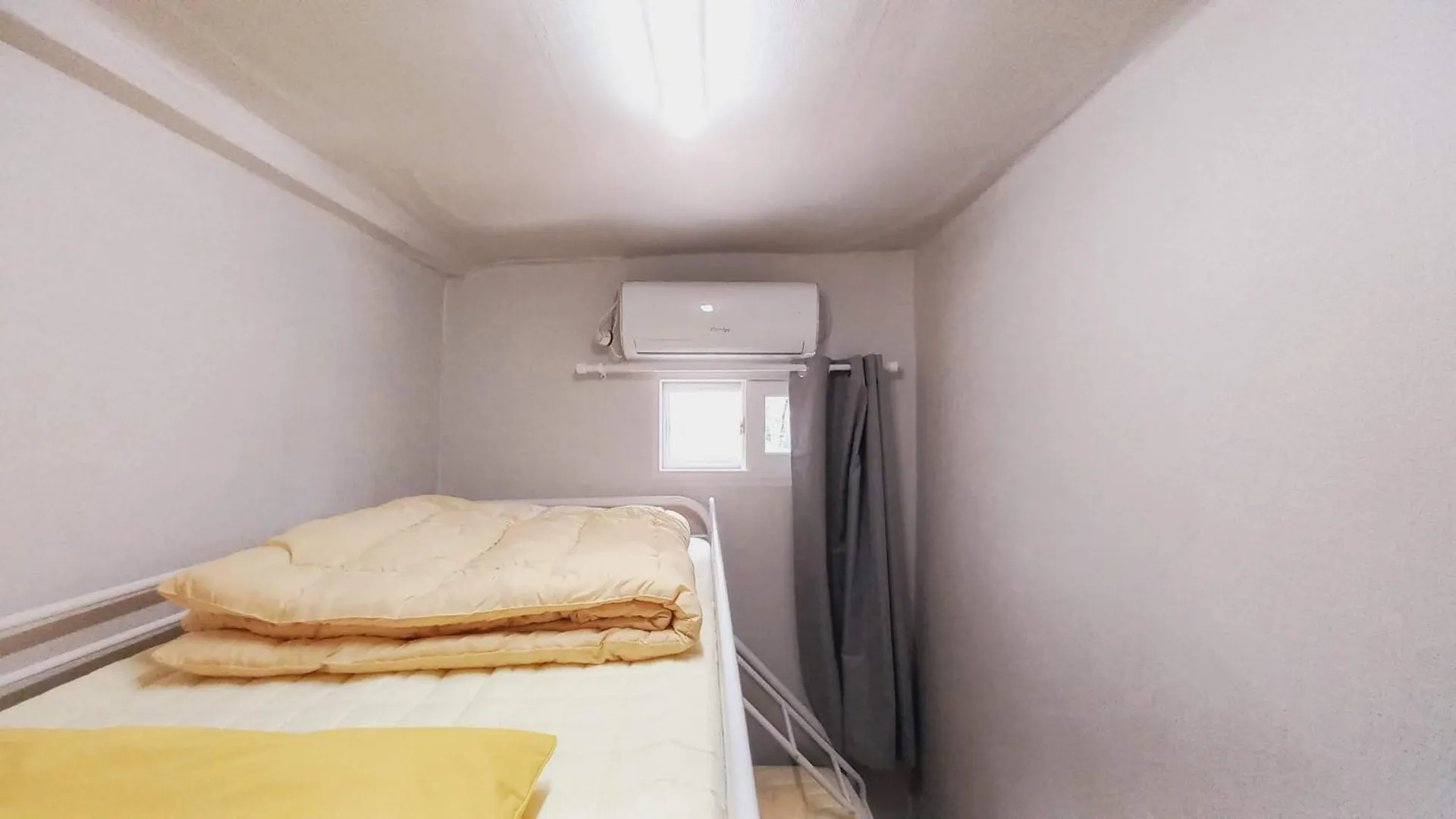 1965 Sinchon Inn Seoul